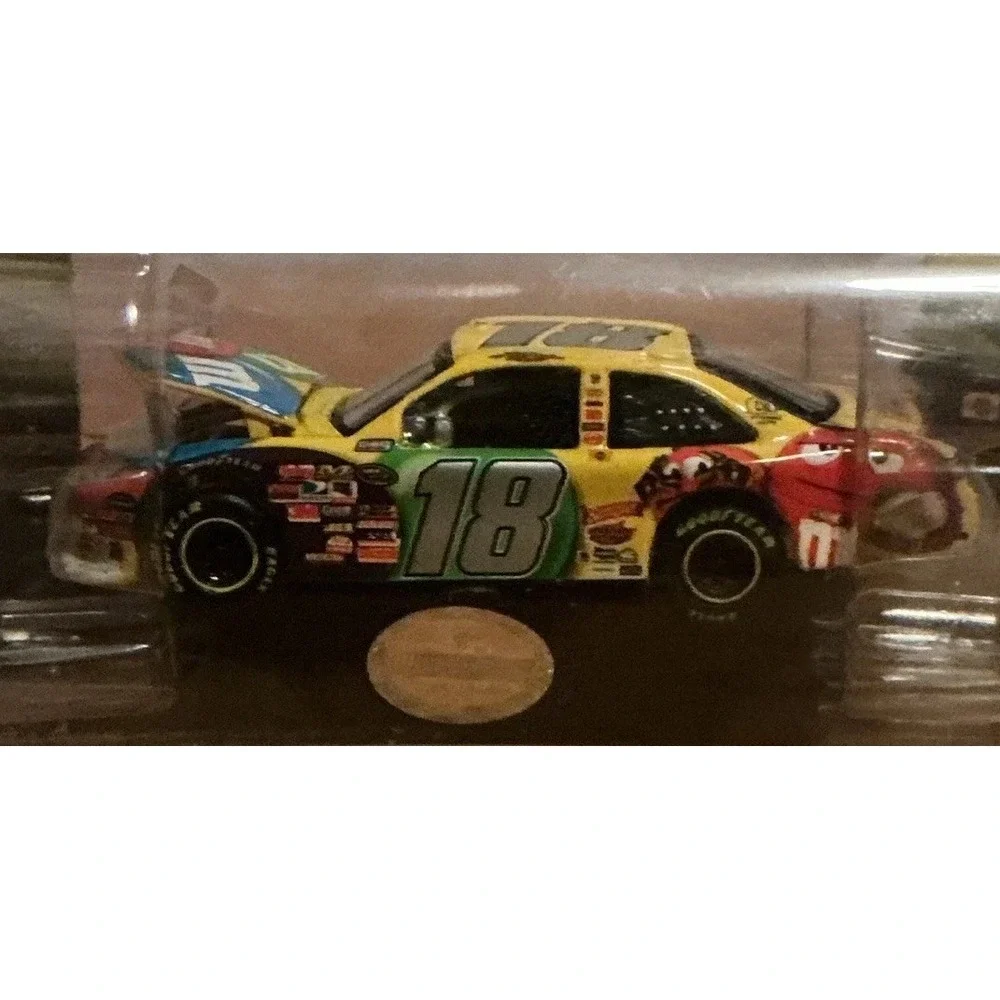 2008 Kyle Busch #18 M&M's COT 1/64 Nascar Action Platinum Series Diecast NEW